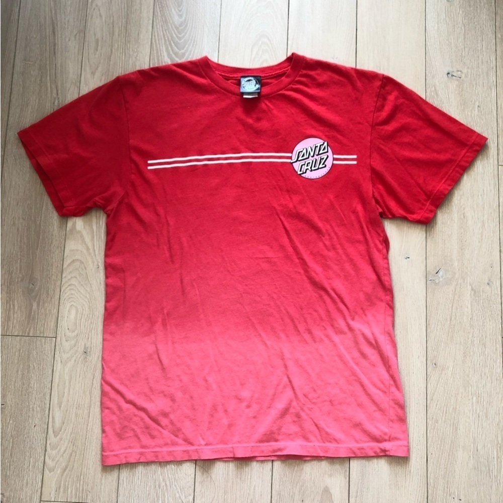 Santa Cruz Skateboards Ombré Logo T Shirt in Red & Pink Size L